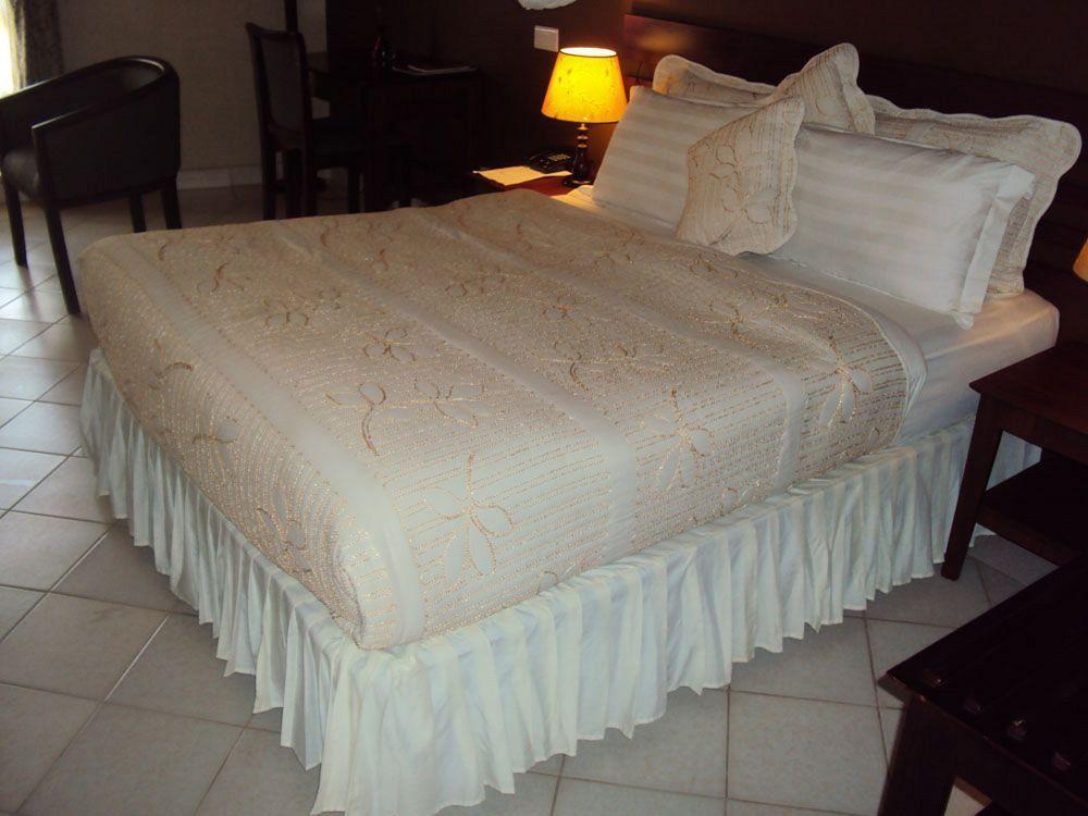 Silver Springs Hotel Кампала Экстерьер фото