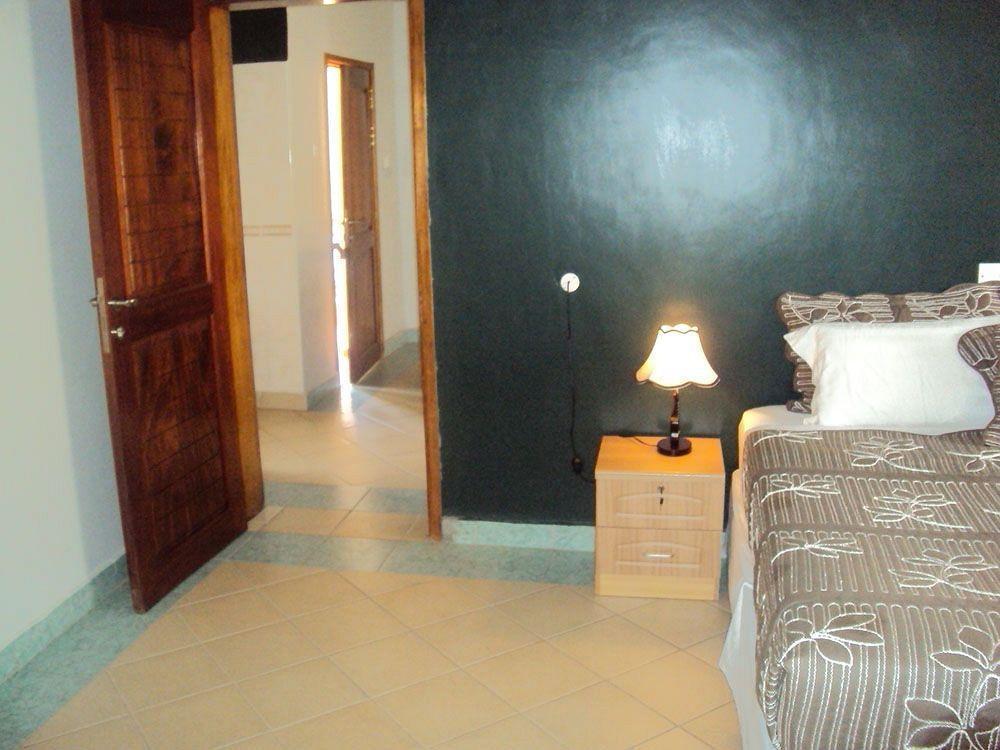 Silver Springs Hotel Кампала Экстерьер фото