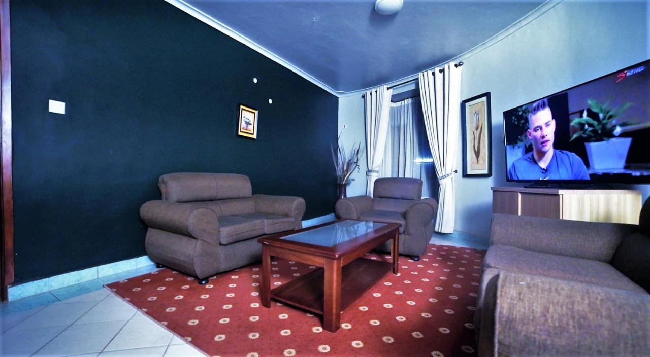Silver Springs Hotel Кампала Экстерьер фото