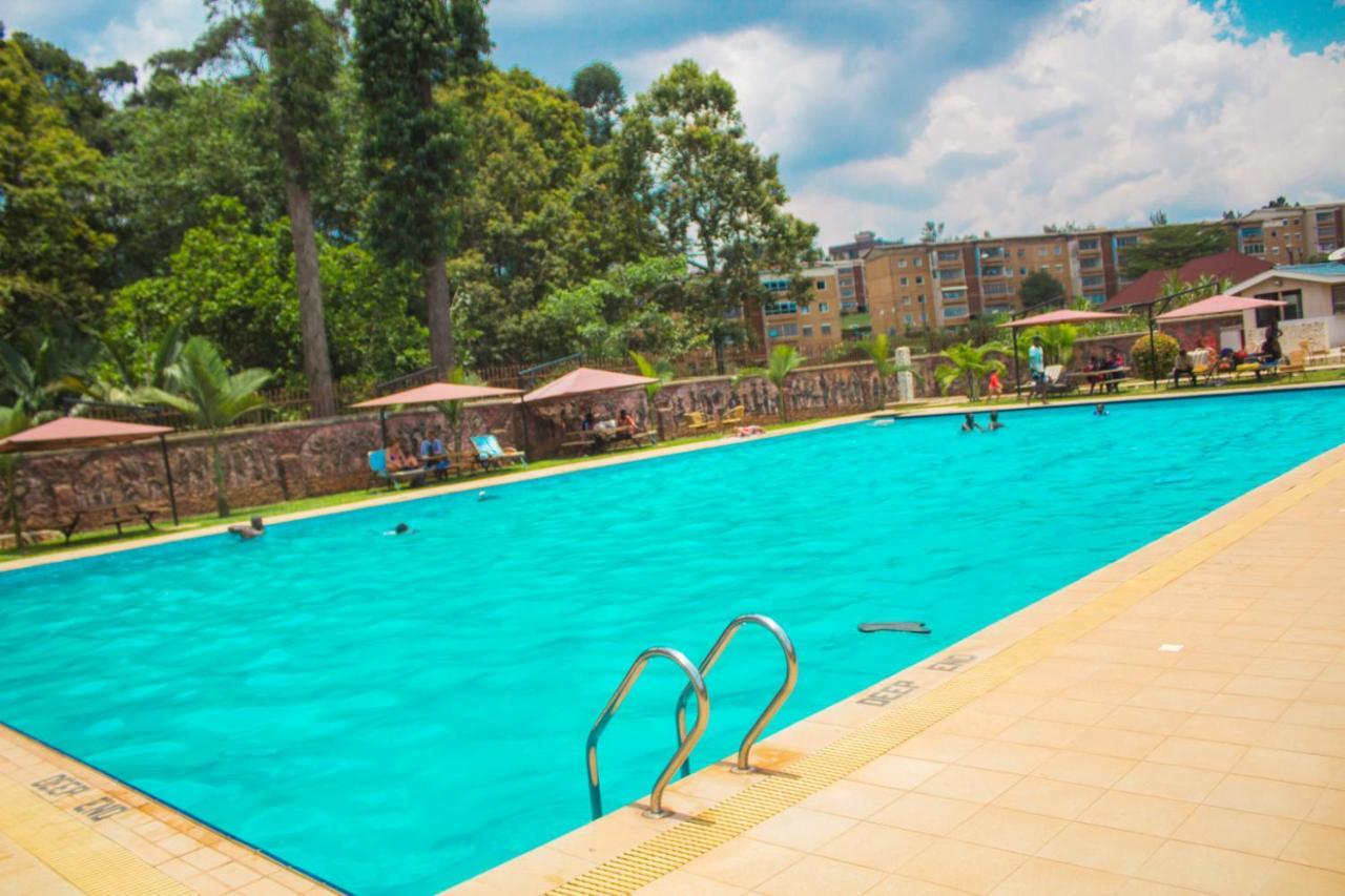 Silver Springs Hotel Кампала Экстерьер фото