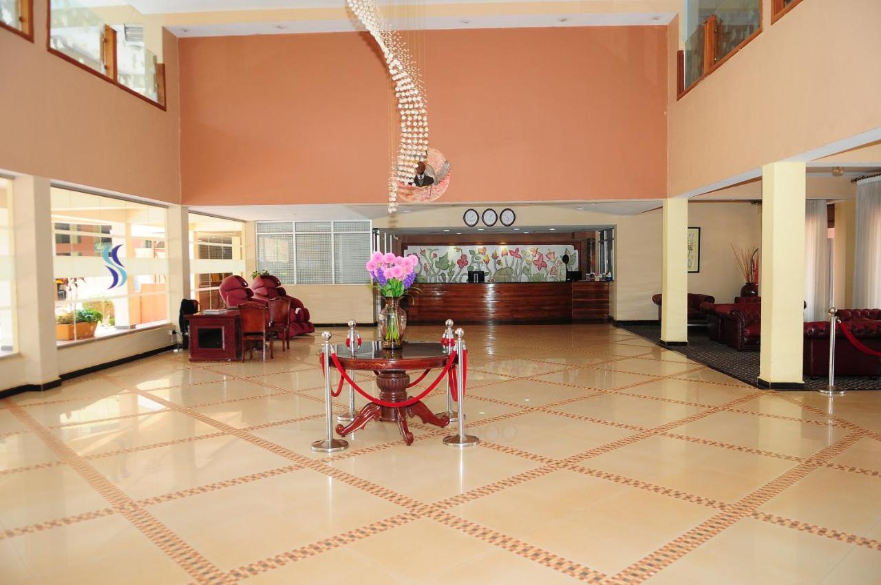 Silver Springs Hotel Кампала Экстерьер фото