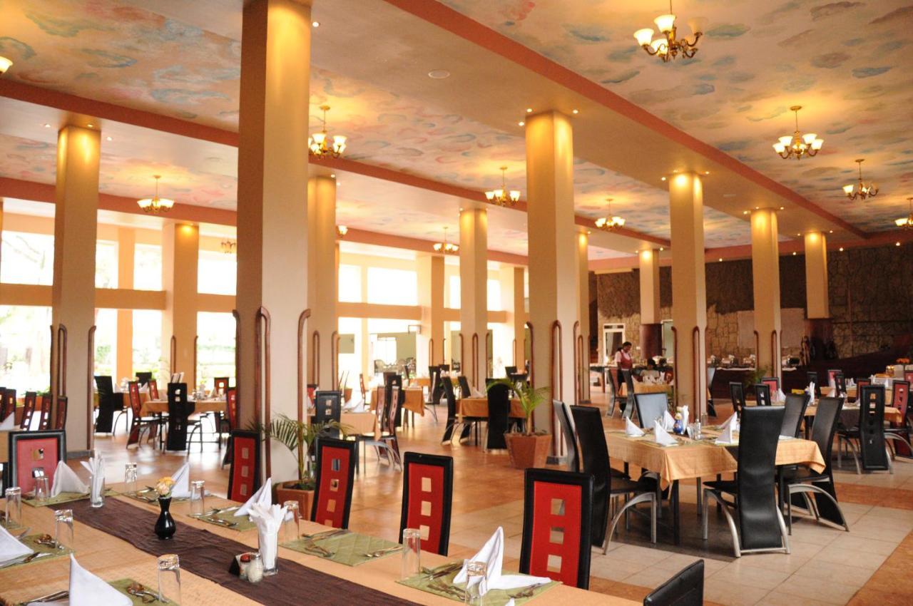Silver Springs Hotel Кампала Экстерьер фото
